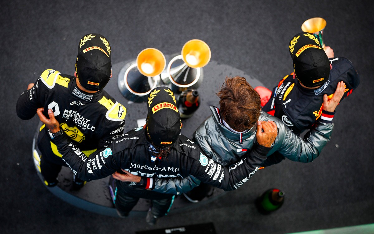 Pódium VC Eifelu 2020, Hamilton, Verstappen, Ricciardo