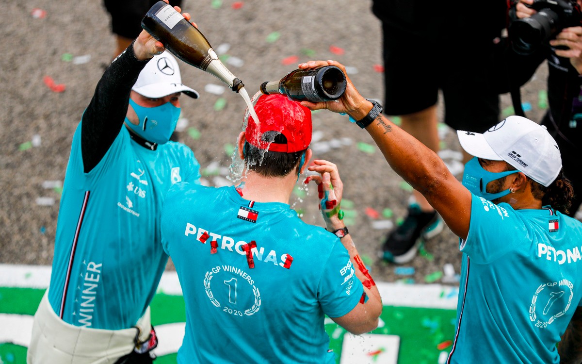 Valtteri Bottas, Toto Wolff, Lewis Hamilton oslavujú titul