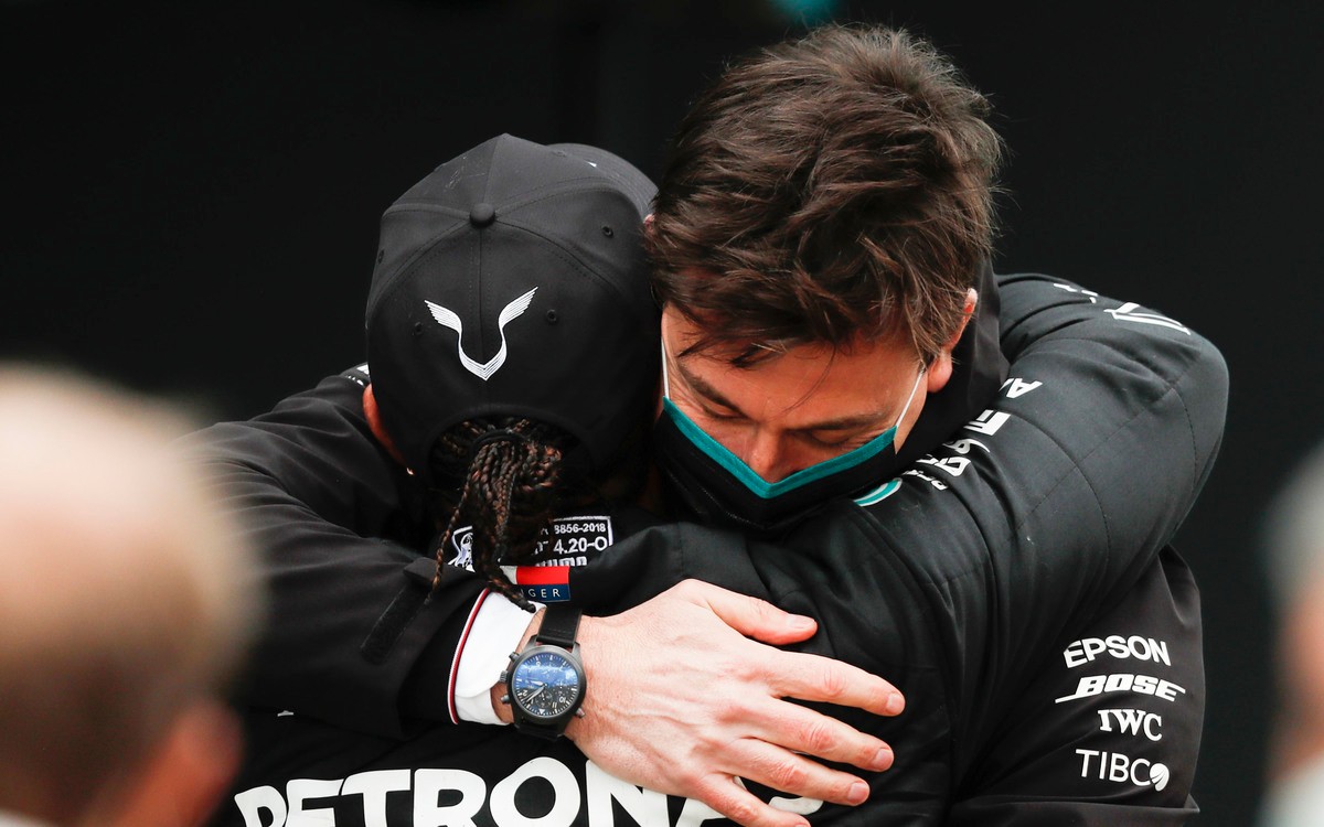 Lewis Hamilton a Toto Wolff