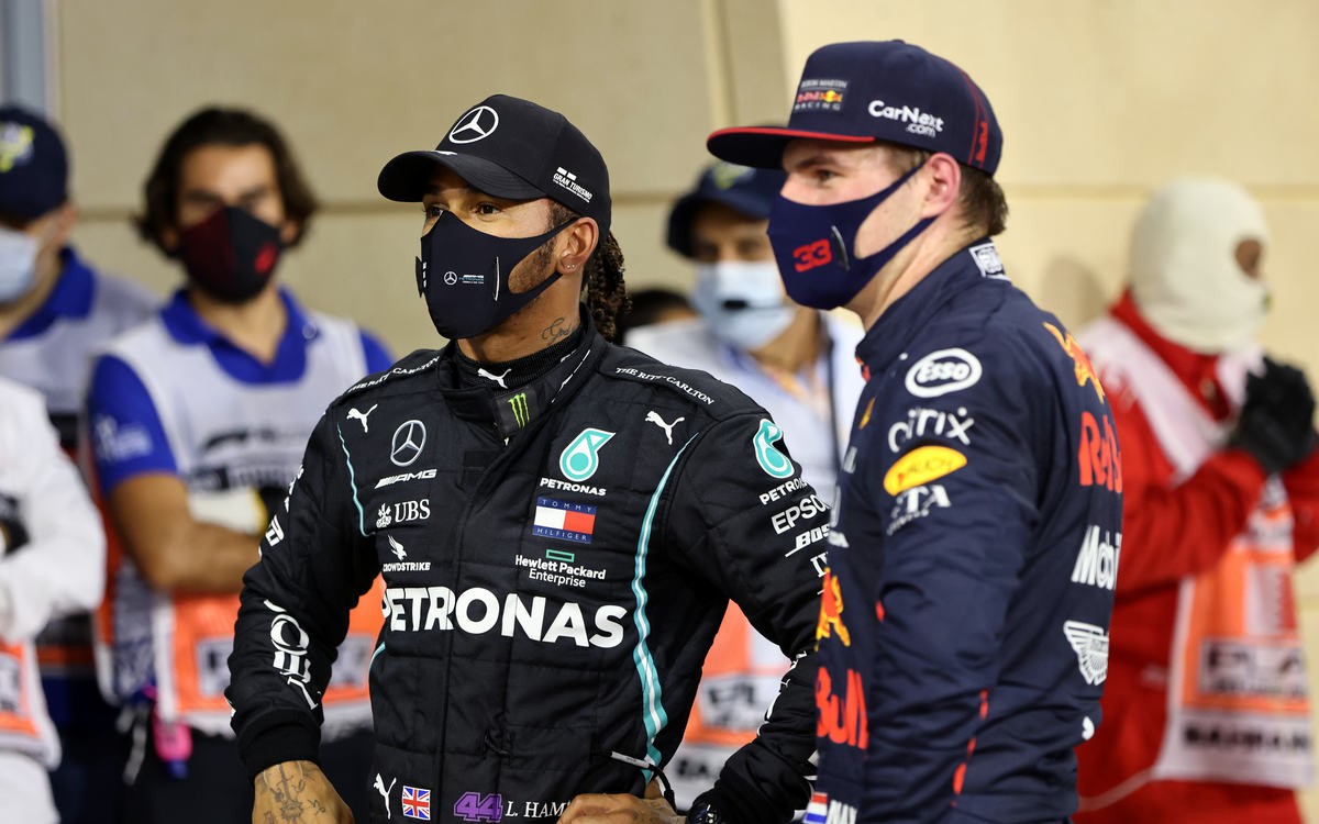 Lewis Hamilton a Max Verstappen