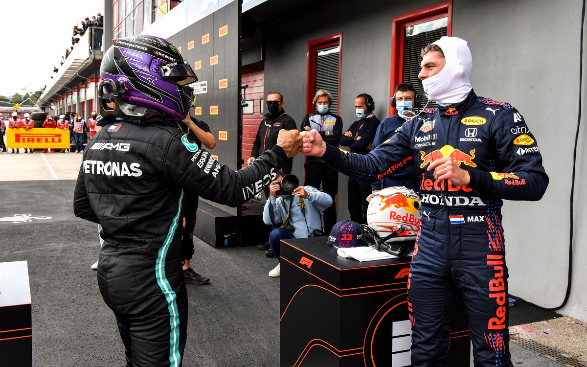 Lewis Hamilton a Max Verstappen