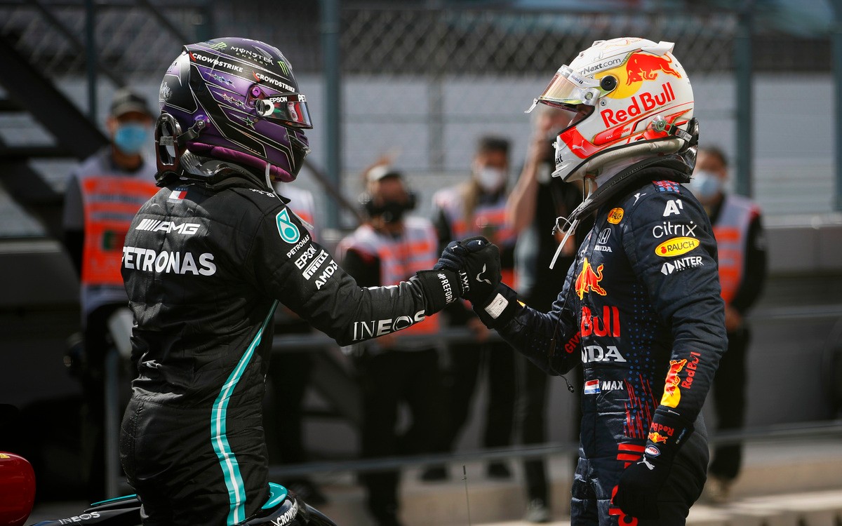 Lewis Hamilton a Max Verstappen