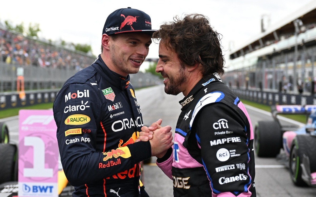 Max Verstappen a Fernando Alonso