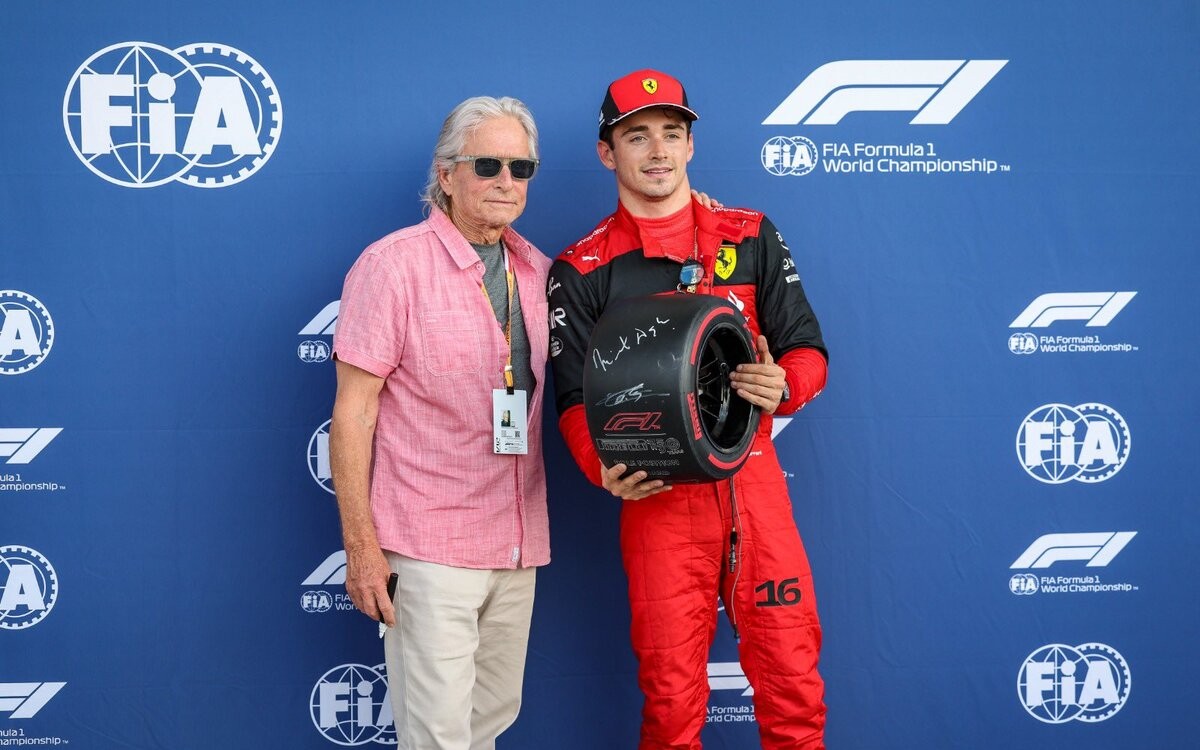 Michael Douglas a Charles Leclerc