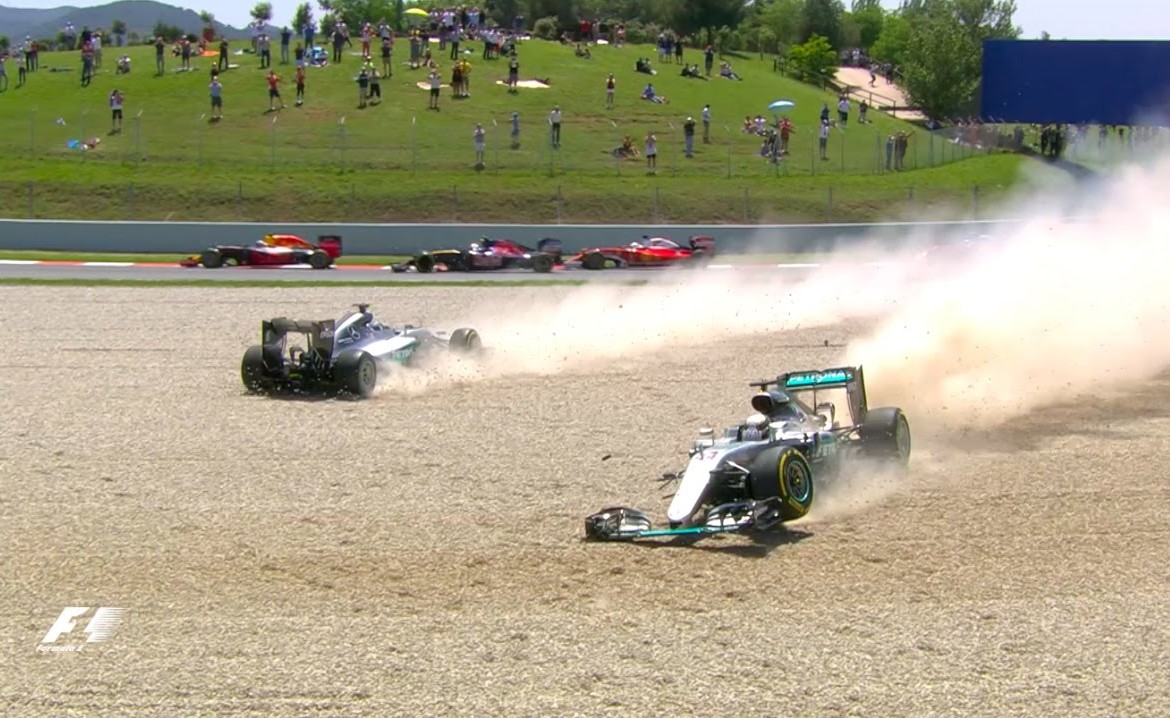 Nehoda Lewisa Hamiltona a Nica Rosberga