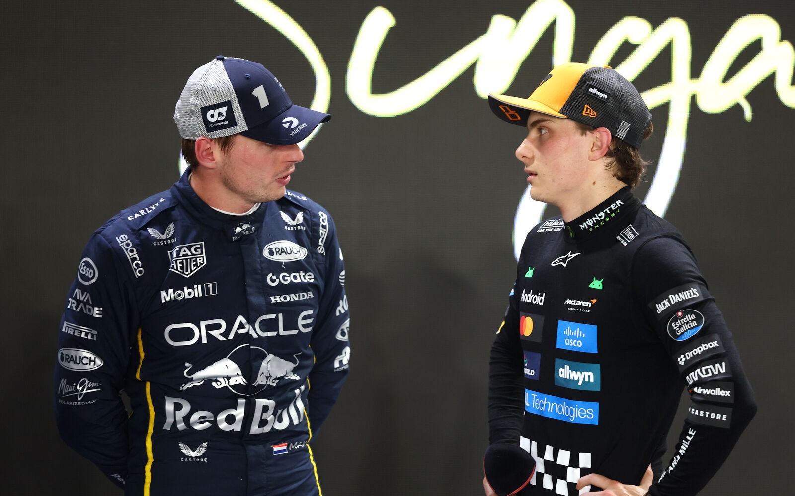 Max Verstappen a Oscar Piastri