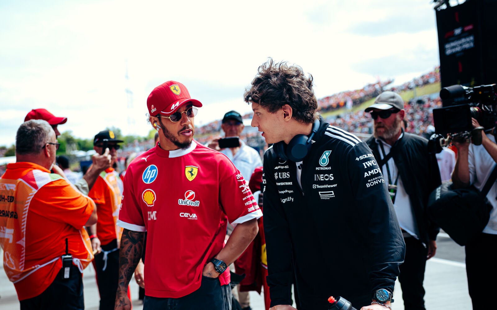 Lewis Hamilton a Kimi Antonelli