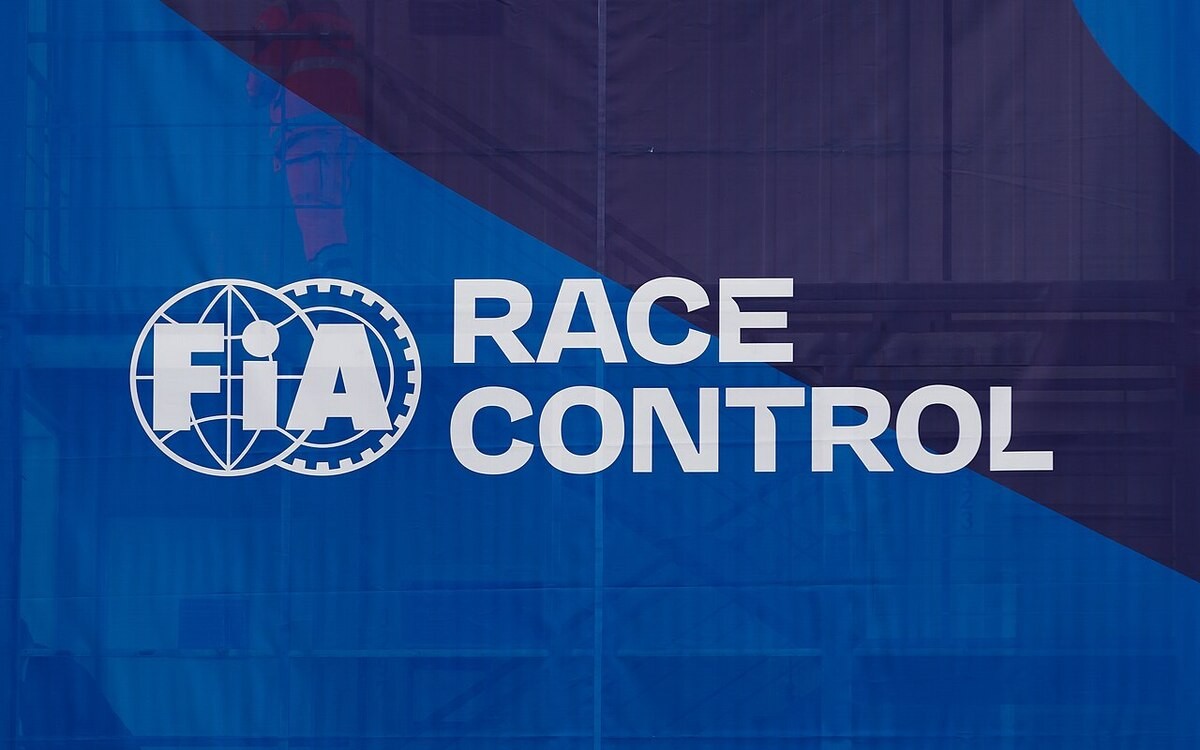 Riaditeľstvo pretekov, FIA
