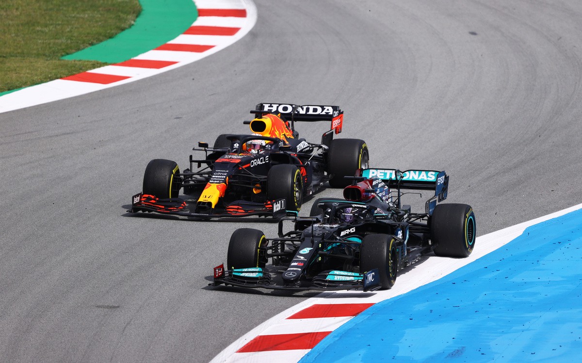 Lewis Hamilton a Max Verstappen