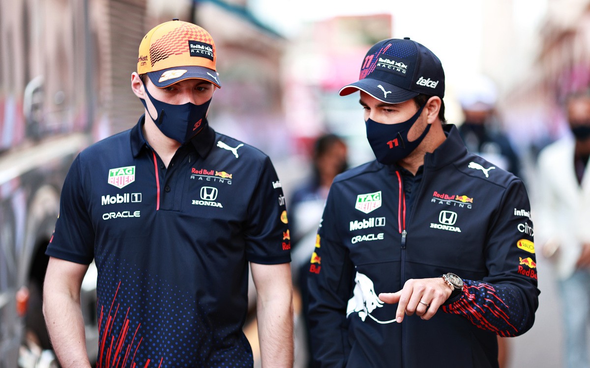 Sergio Pérez a Max Verstappen