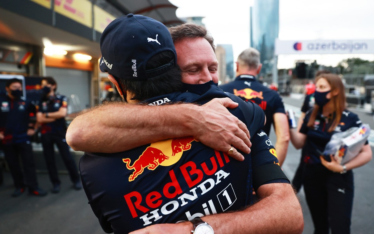 Sergio Pérez a Christian Horner