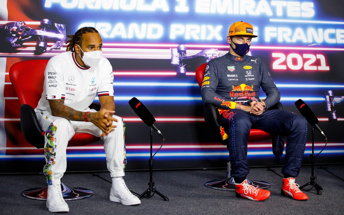 Max Verstappen a Lewis Hamilton