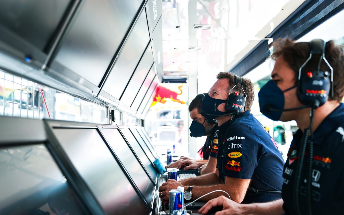 Christian Horner na boxovom múriku Red Bullu