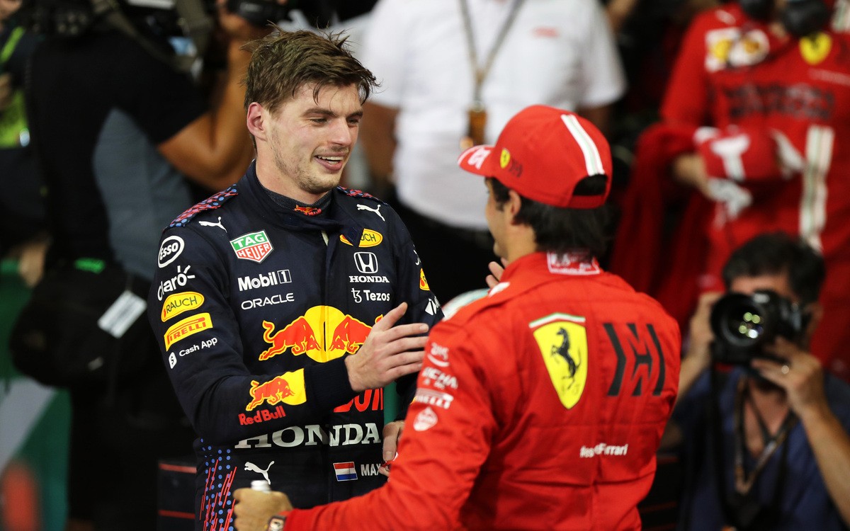 Max Verstappen a Carlos Sainz