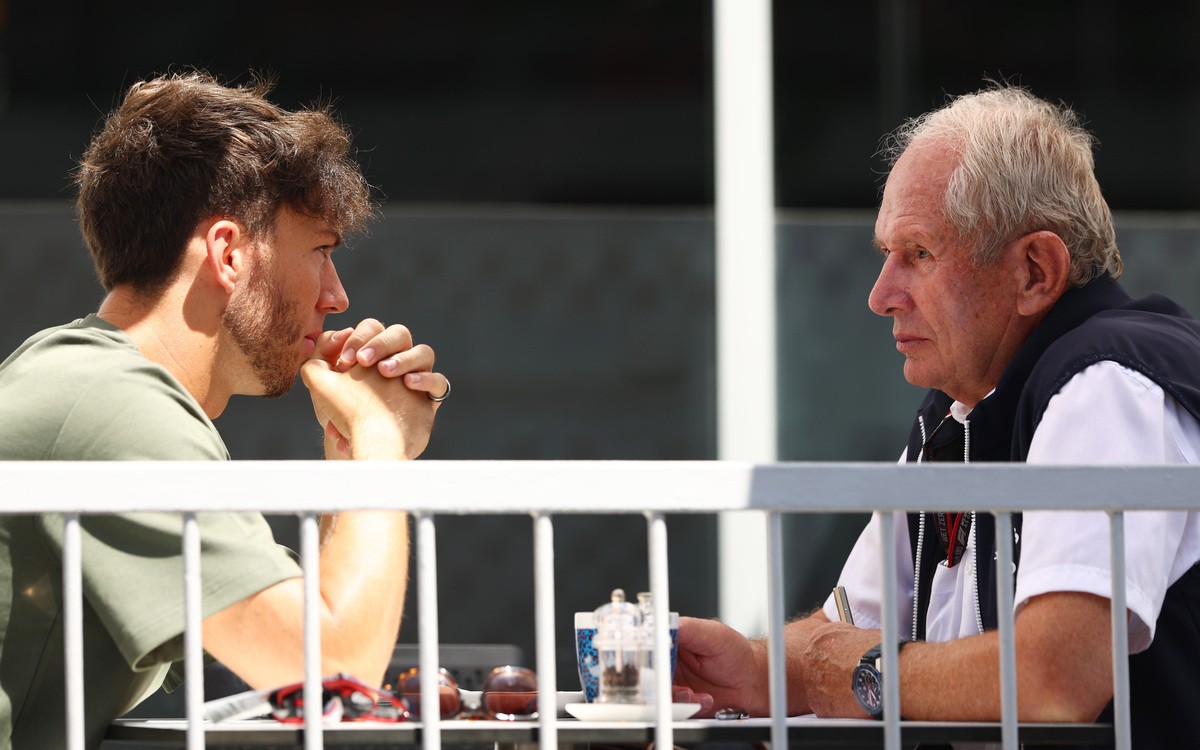 Pierre Gasly a Helmut Marko