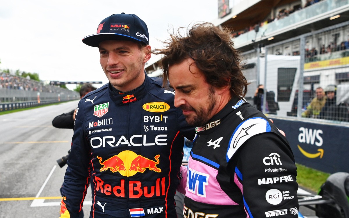 Max Verstappen a Fernando Alonso