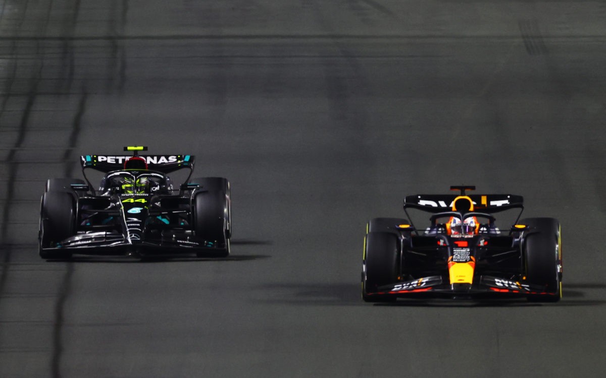 Lewis Hamilton a Max Verstappen