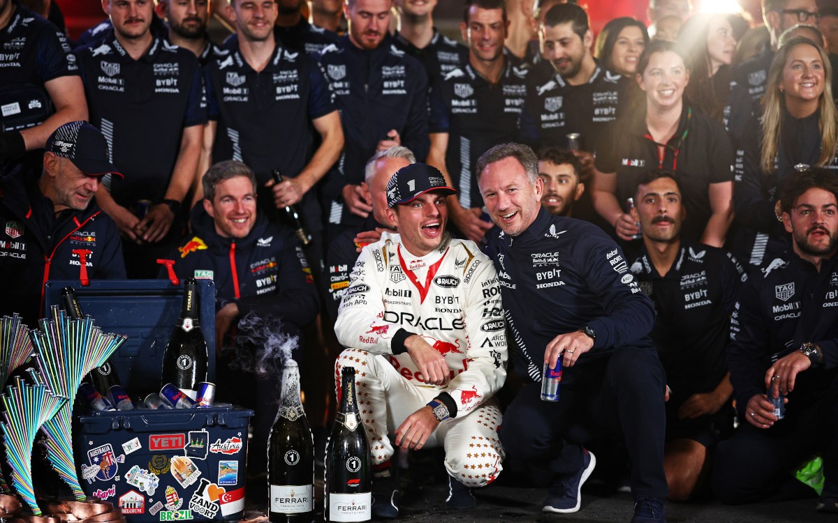 Christian Horner a Max Verstappen po pretekoch v Las Vegas