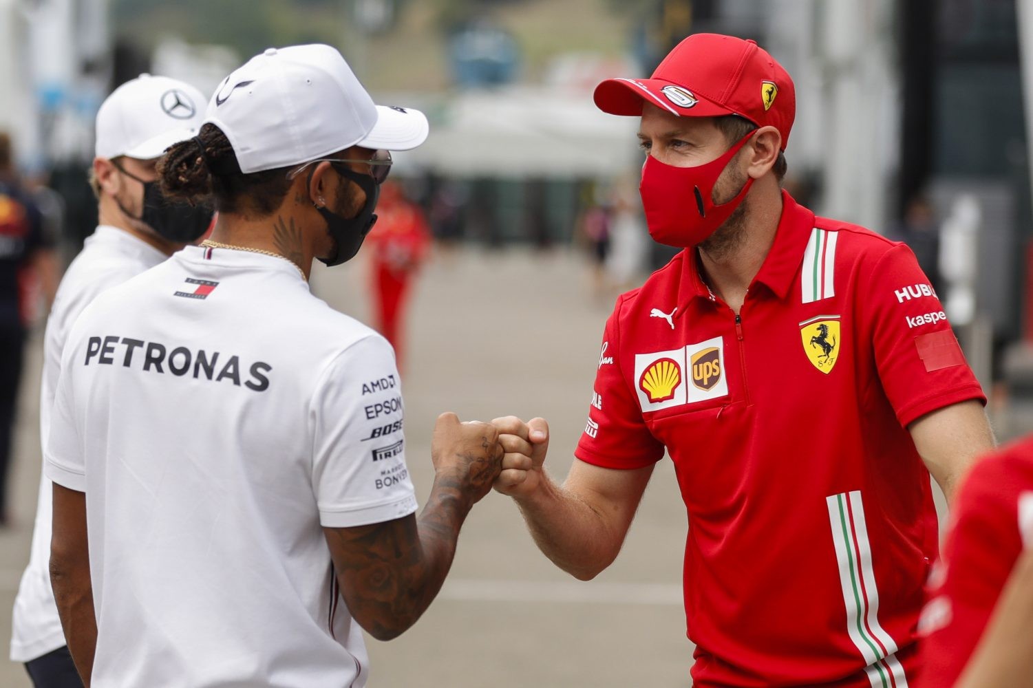 Sebastian Vettel a Lewis Hamilton