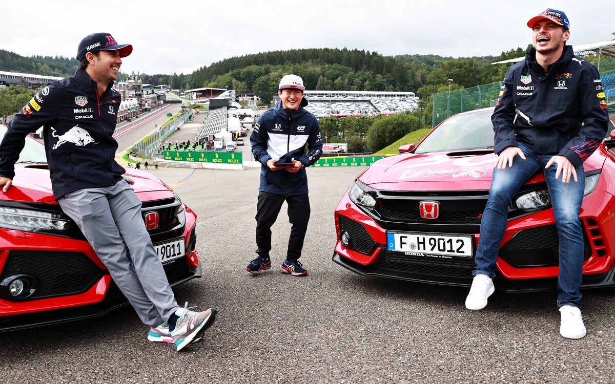 Sergio Pérez, Júki Cunoda a Max Verstappen