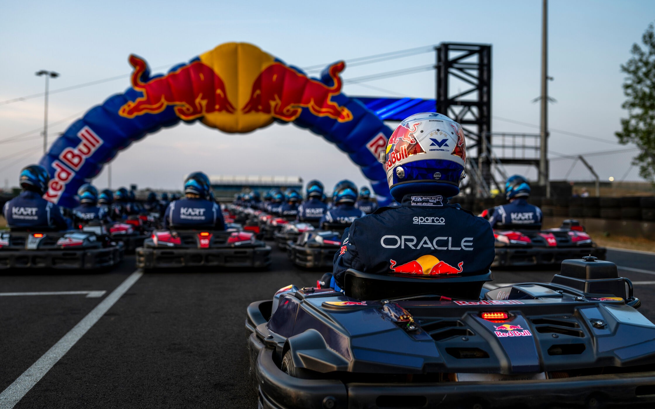Max Verstappen vs. 100