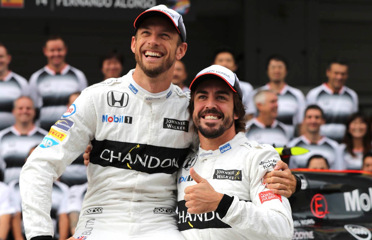 Jenson Button a Fernando Alonso