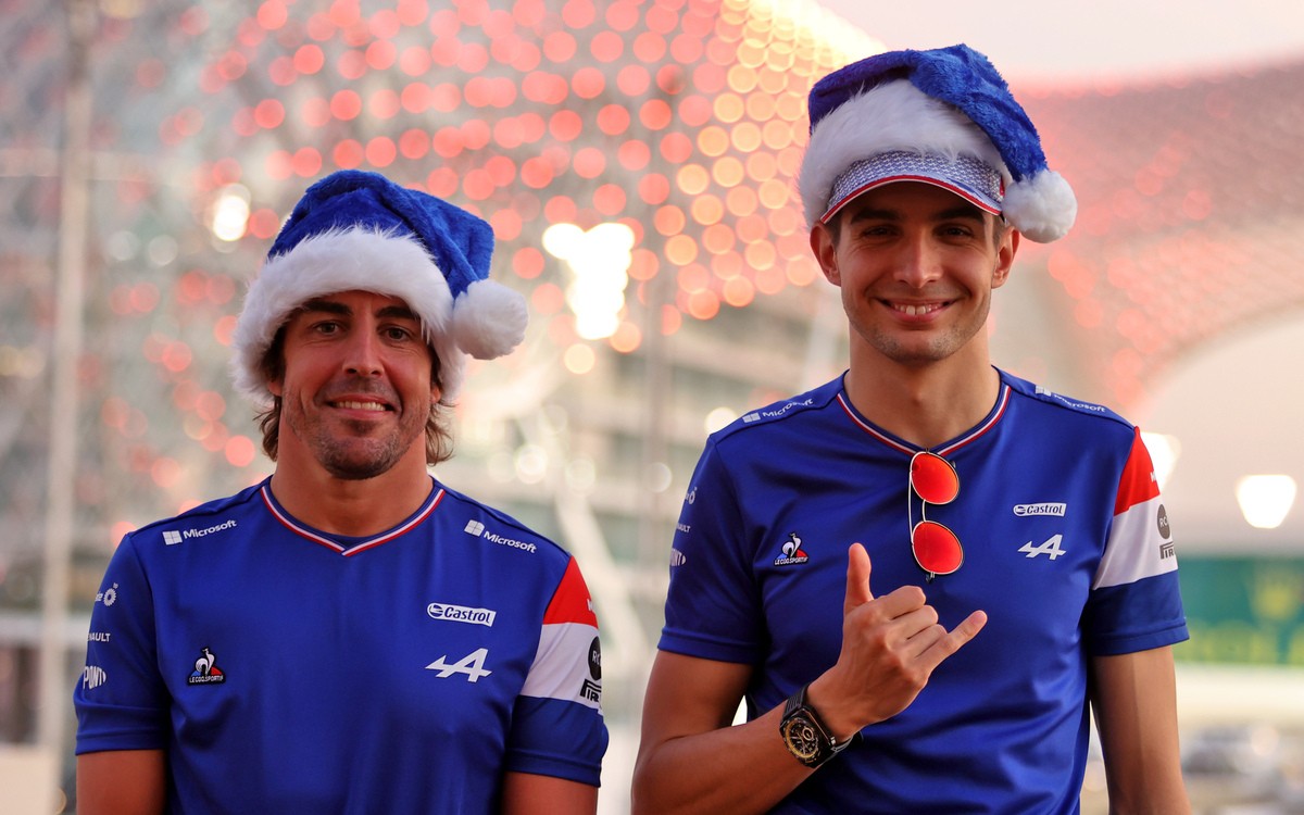 Fernando Alonso a Esteban Ocon