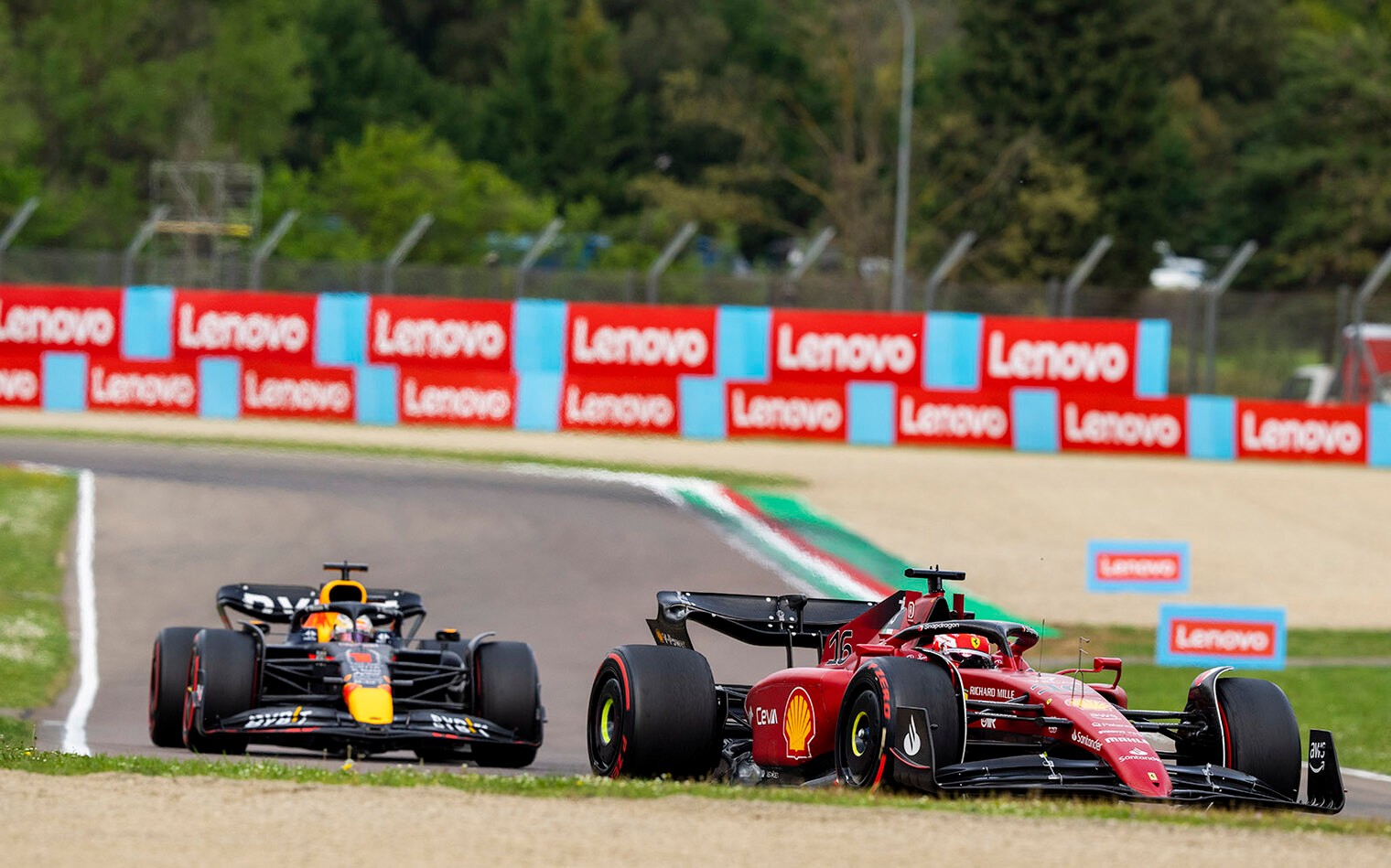 Charles Leclerc a Max Verstappen