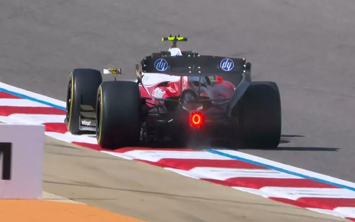 Zadné krídlo Ferrari SF-26