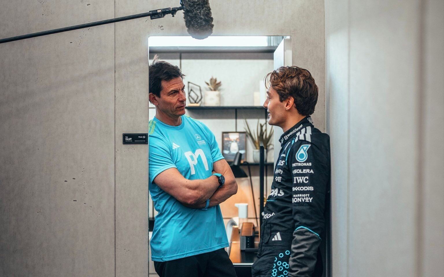 Toto Wolff a George Russell