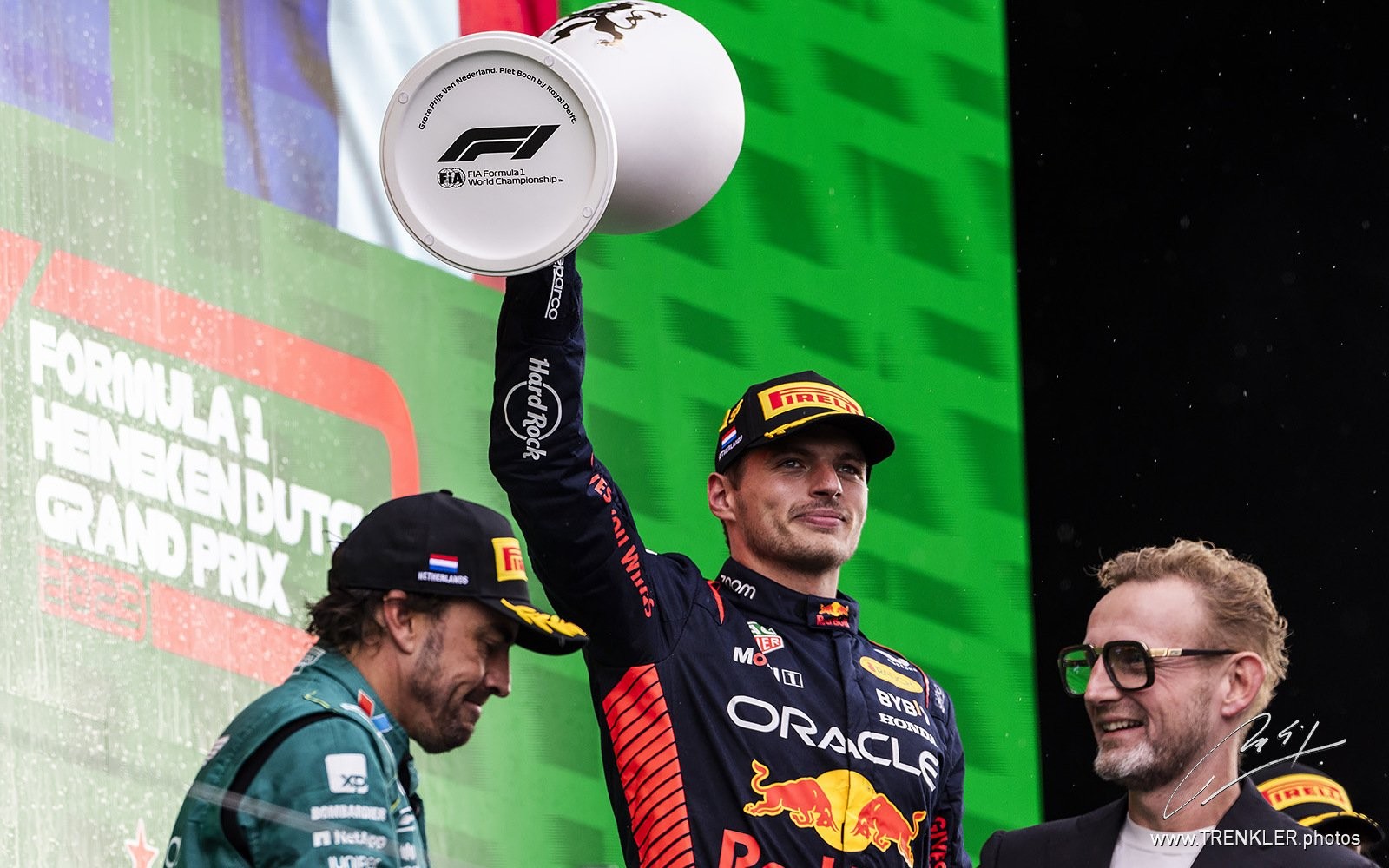 Max Verstappen na pódiu VC Holandska 2023