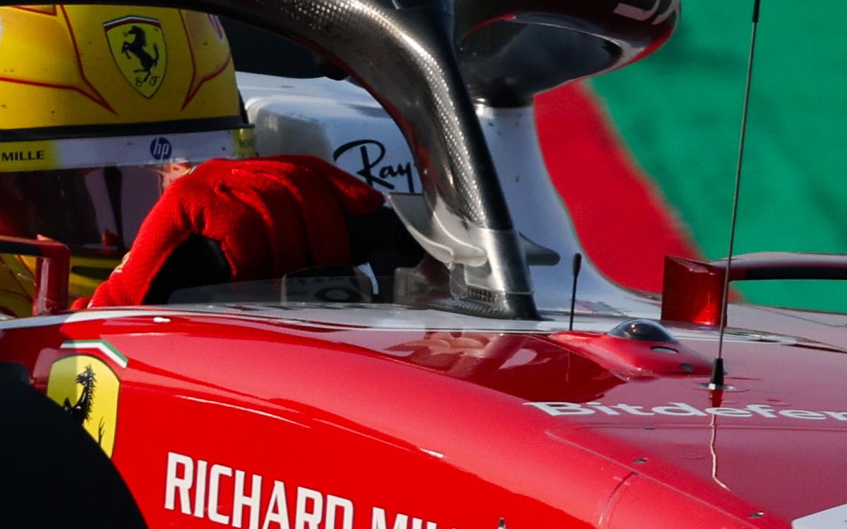 Krídelko na svätožiare Ferrari