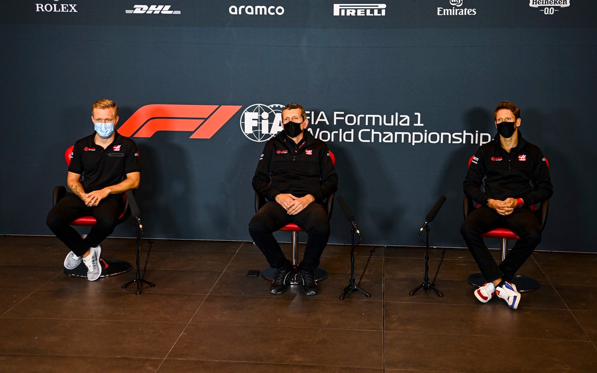 Kevin Magnussen, Günther Steiner, Romain Grosjean