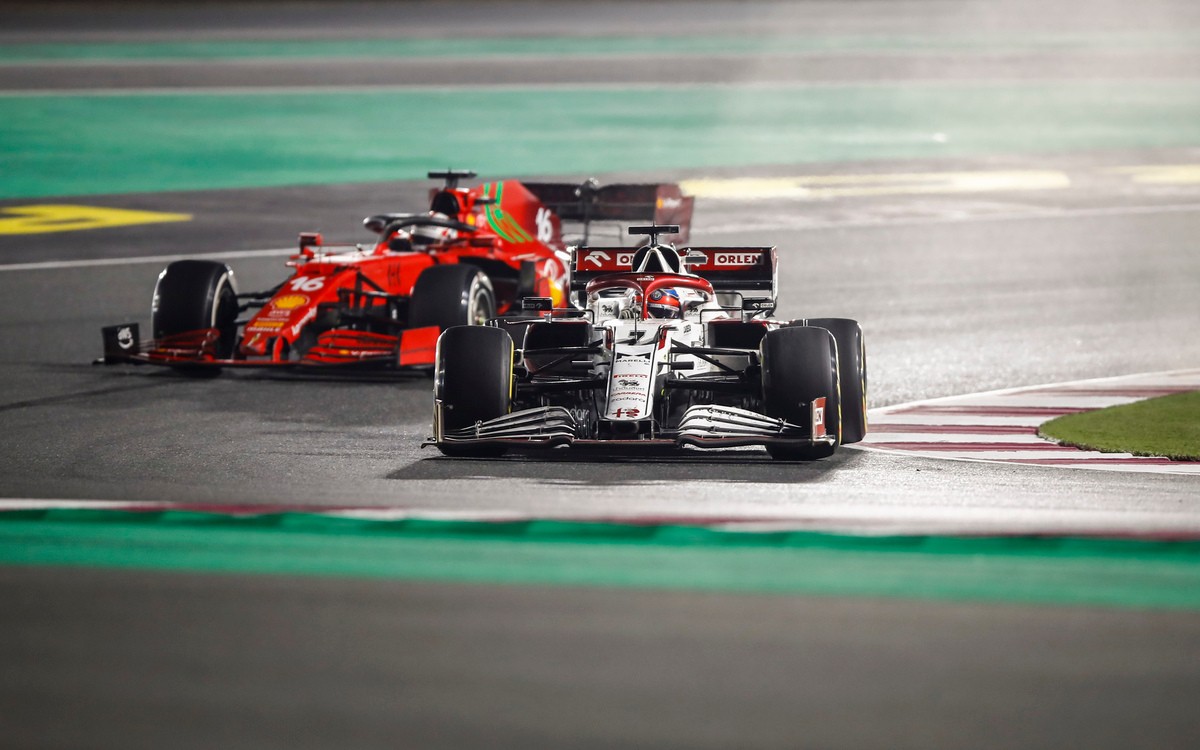 Kimi Räikkönen a Charles Leclerc