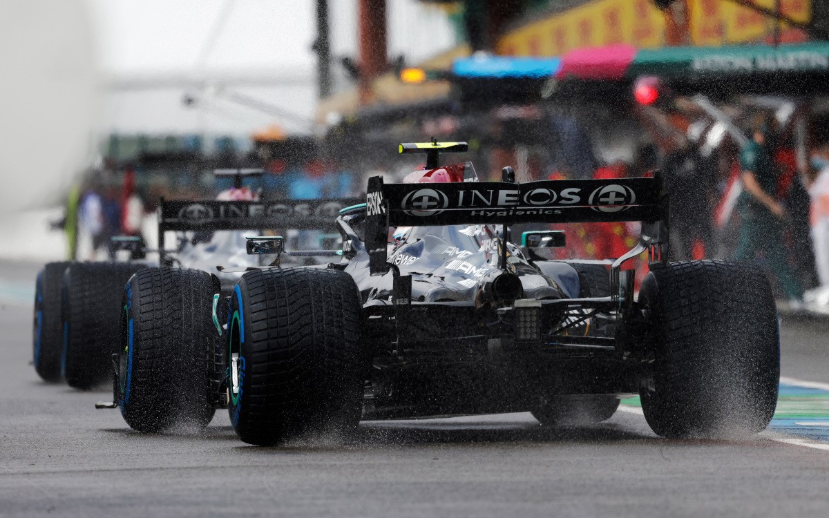 Valtteri Bottas, Mercedesy zozadu na gumách do dažďa