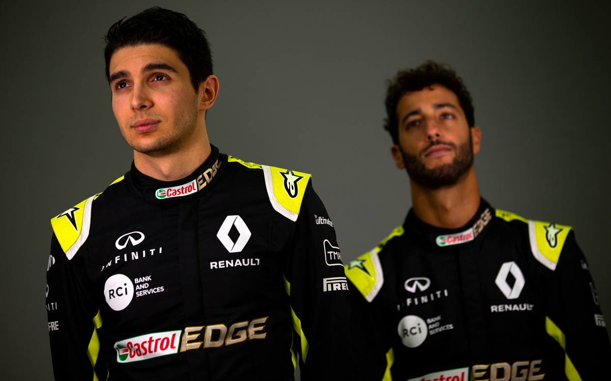 Esteban Ocon a Daniel Ricciardo