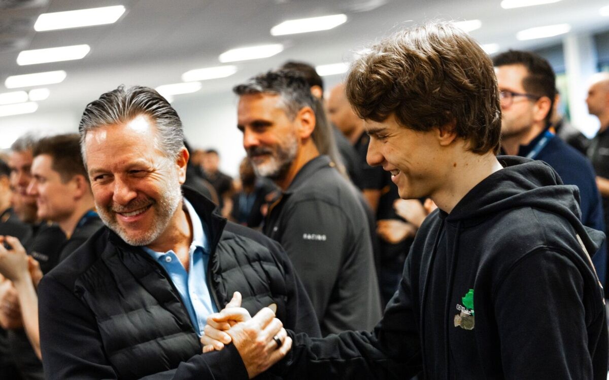 Zak Brown a Oscar Piastri