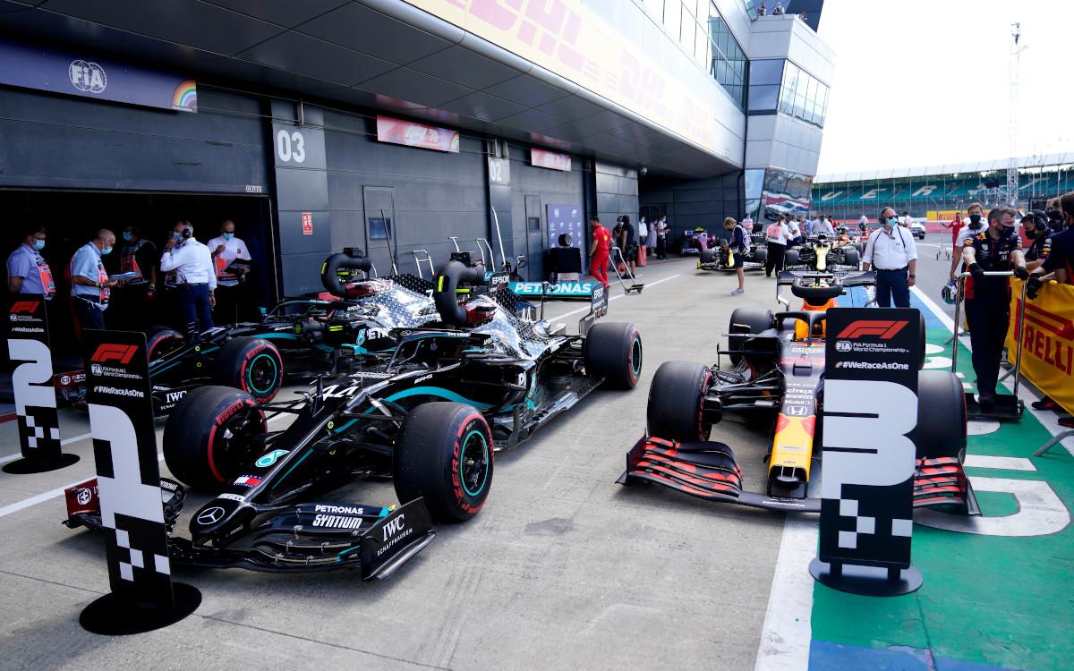 Autá Lewisa Hamiltona a Maxa Verstappena po kvalifikácii