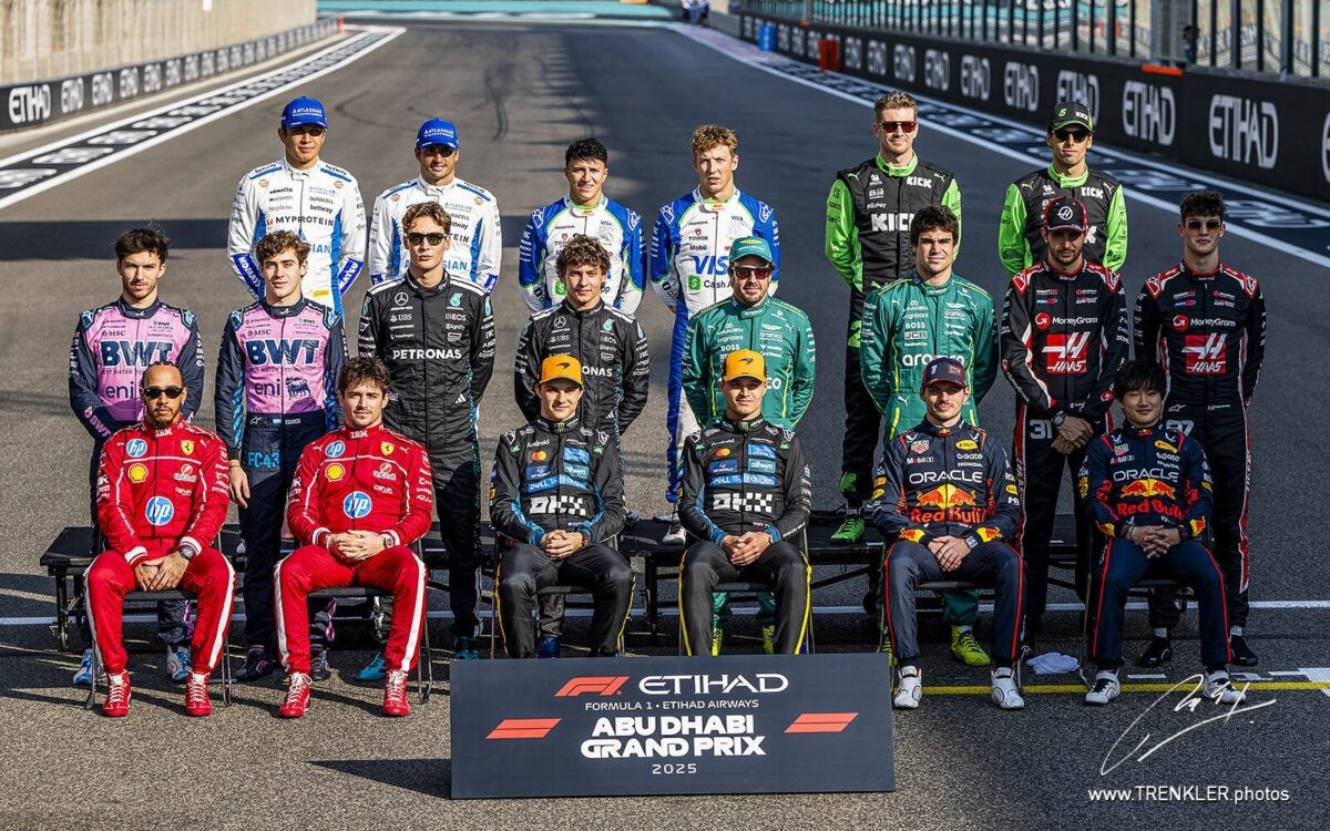 Spoločná fotka jazdcov zo sezóny 2025