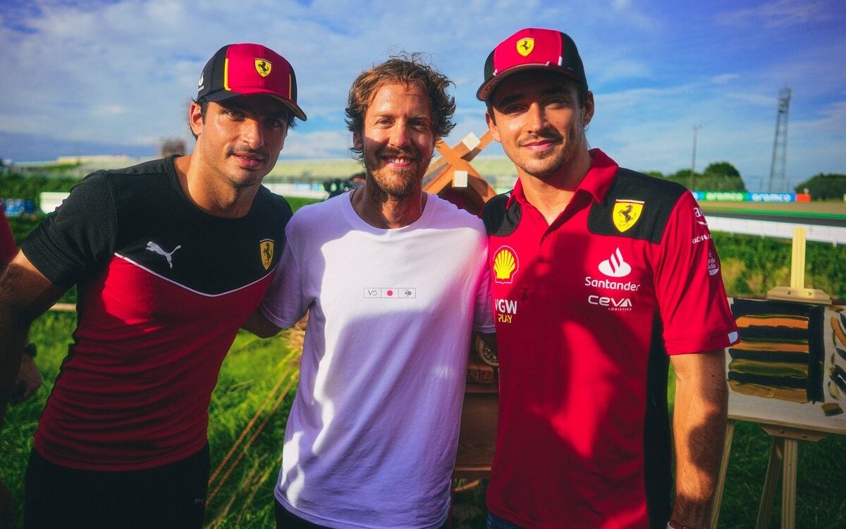 Carlos Sainz, Sebastian Vettel a Charles Leclerc