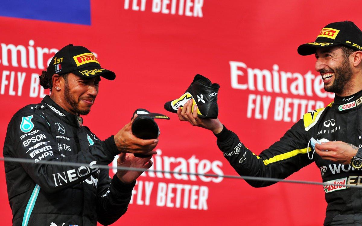 Daniel Ricciardo a Lewis Hamilton, shoey