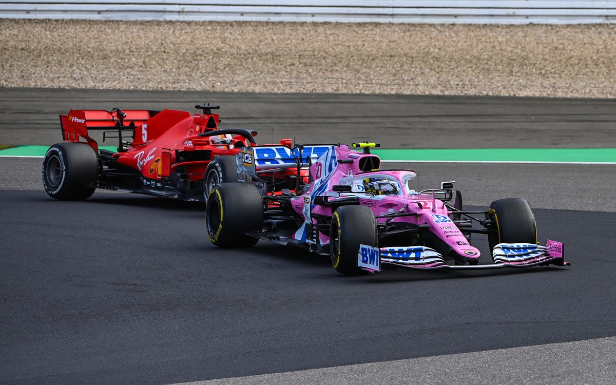 Nico Hülkenberg pred Sebastianom Vettelom