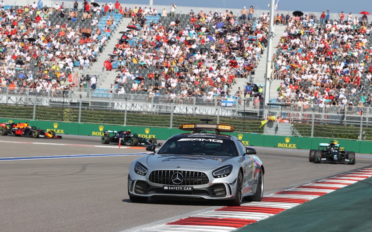 Lewis Hamilton za safety carom