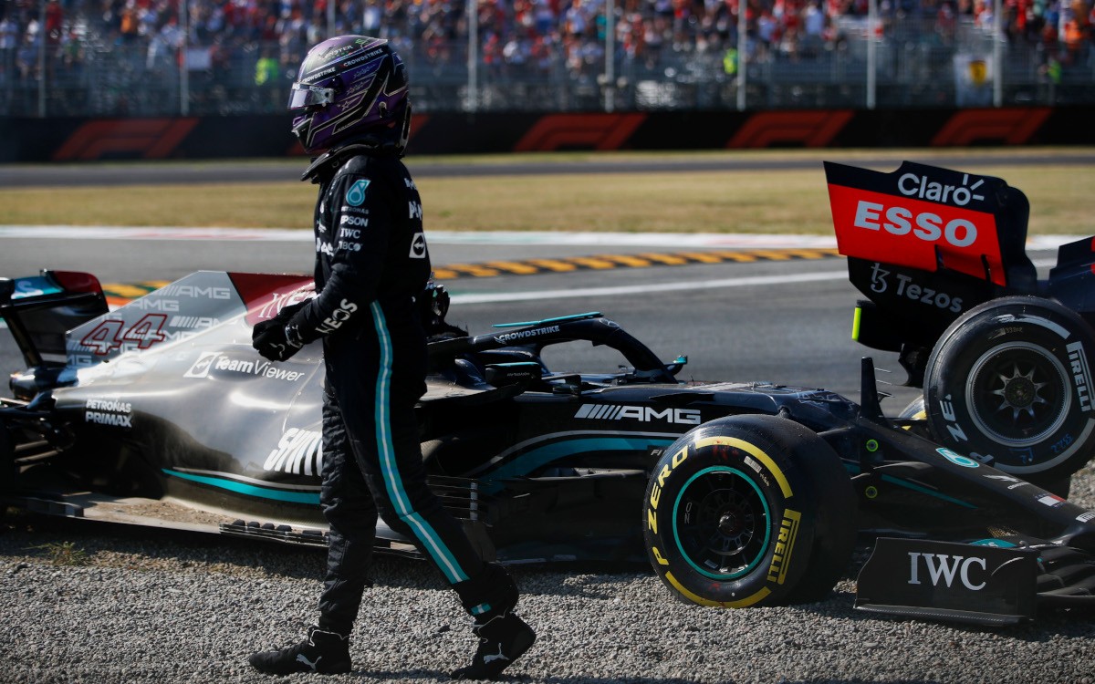 Lewis Hamilton po nehode s Maxom Verstappenom