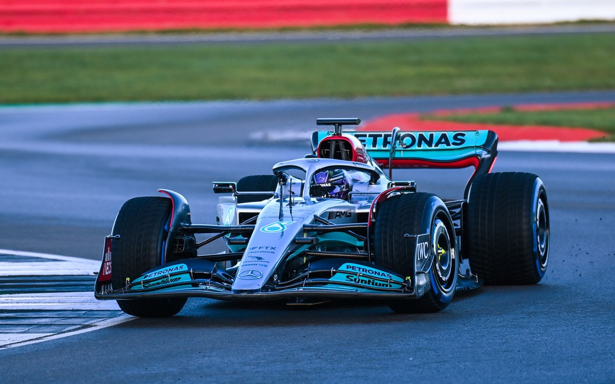 Mercedes W13, Lewis Hamilton