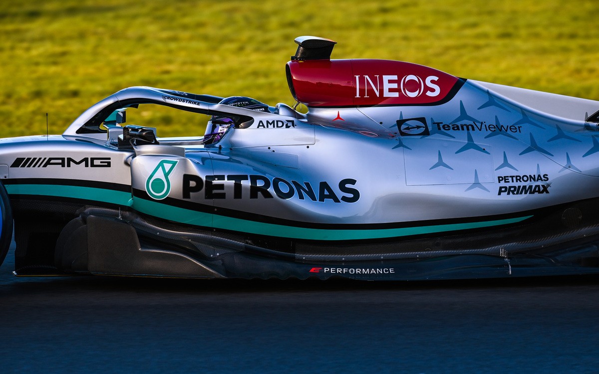 Mercedes W13, Lewis Hamilton