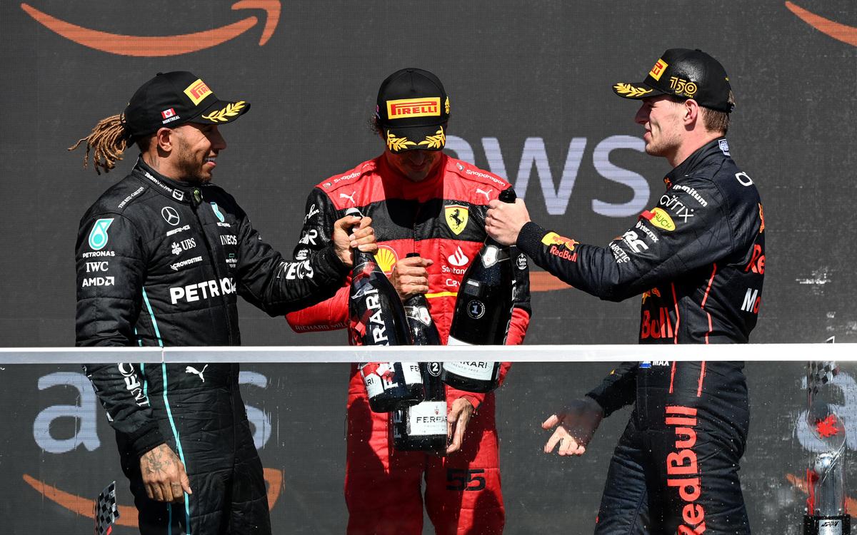 Max Verstappen, Carlos Sainz a Lewis Hamilton na pódiu VC Kanady 2022