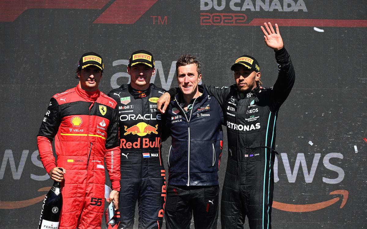 Max Verstappen, Carlos Sainz a Lewis Hamilton na pódiu VC Kanady 2022