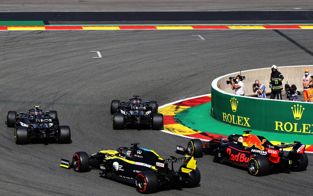 Po štarte VC Belgicka 2020 – Hamilton, Bottas, Verstappen, Ricciardo