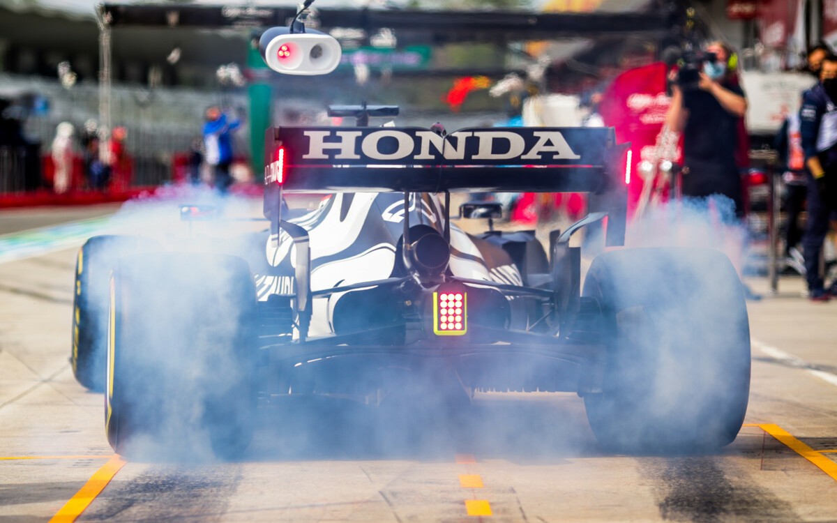 Júki Cunoda, Honda, pneumatiky Pirelli